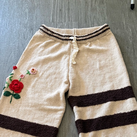POL Sweater Pants w/Knitted Flowers NWOT - Picture 2 of 10